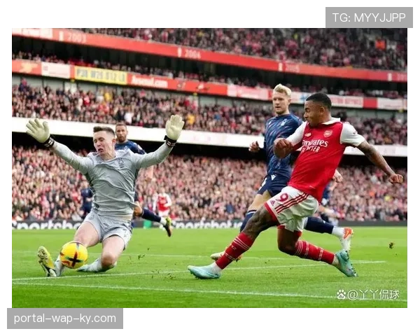 诺丁汉森林保级战术：5-4-1铁桶阵配合快速转换，10秒终结进攻